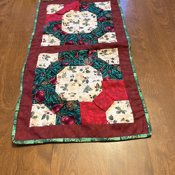 Christmas Quilted table topper - Picture 1 of 5